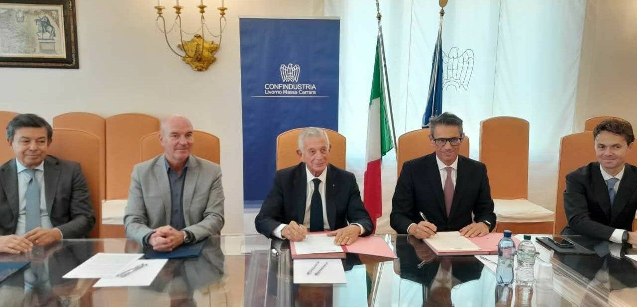 La firma dell'accordo Banco Bpm-Confindustria Livorno-Massa Carrara