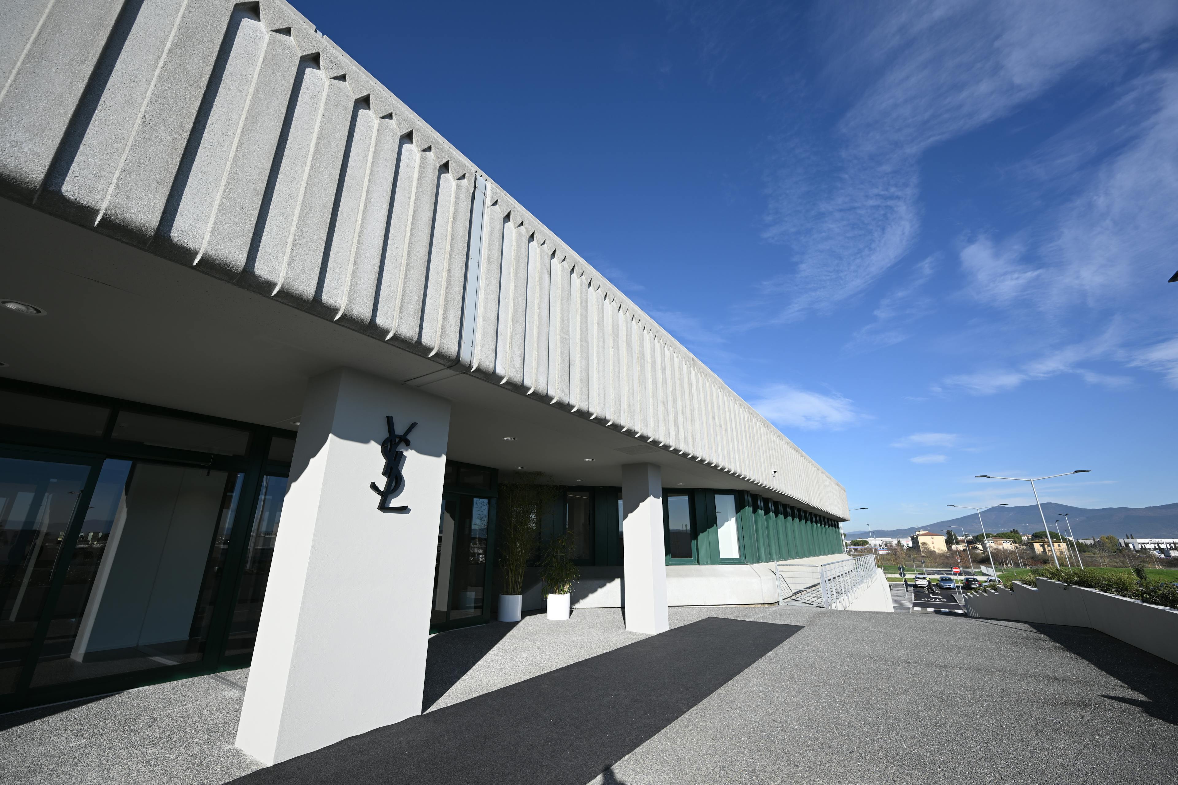 Uno degli ultimi investimenti esteri in Toscana: l'atelier Maroquinerie Yves Saint Laurent a Scandicci (Firenze)